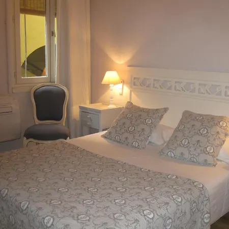 De L'amphitheatre Hotel 3*