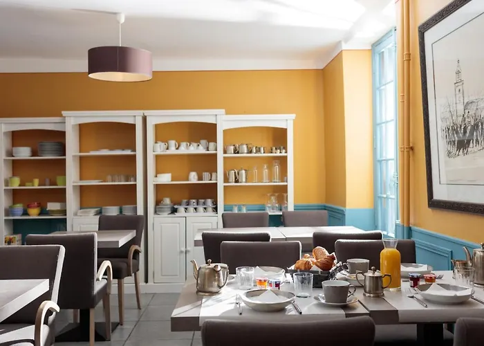 Hotel De L'amphitheatre 3*