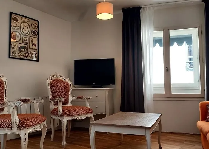 Hôtel De L'Amphithéâtre 3*