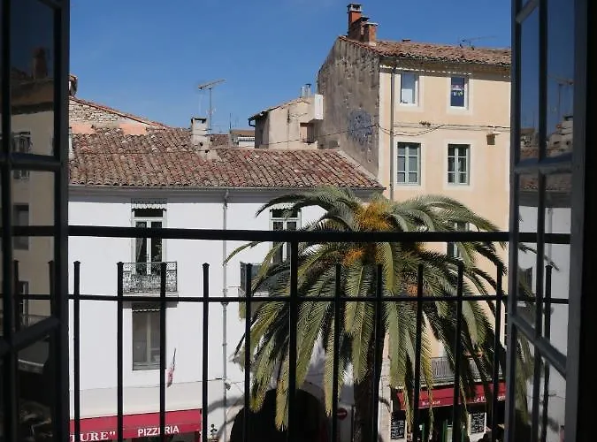 Hotel De L'amphitheatre 3*