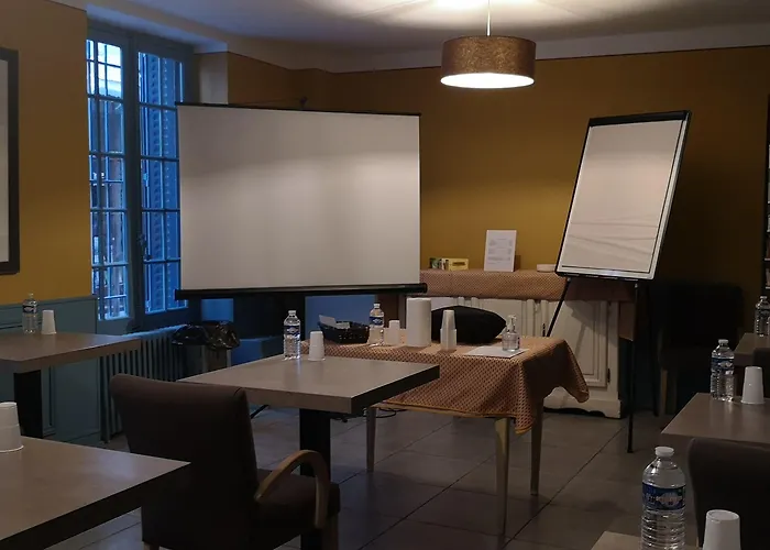 Hotel L'Amphitheatre Otel Nîmes