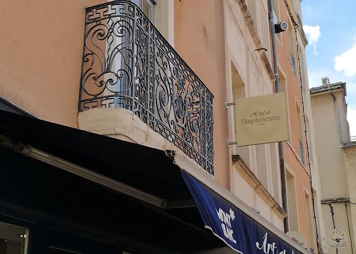 Hotel Hôtel De L'Amphithéâtre Nîmes