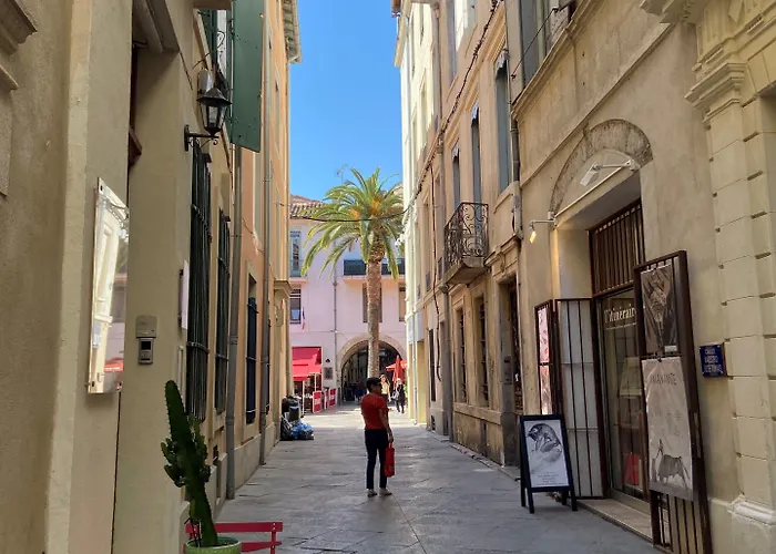 De L'amphitheatre 3*