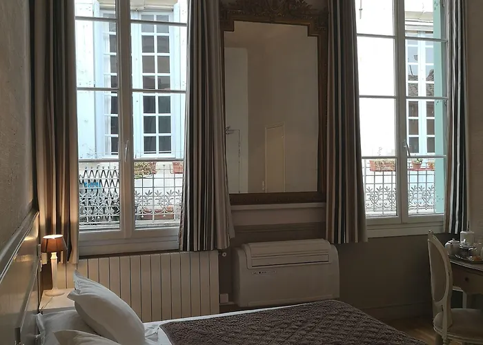 Hôtel De L'Amphithéâtre 3*