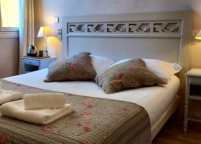 Hôtel De L'Amphithéâtre Hotel