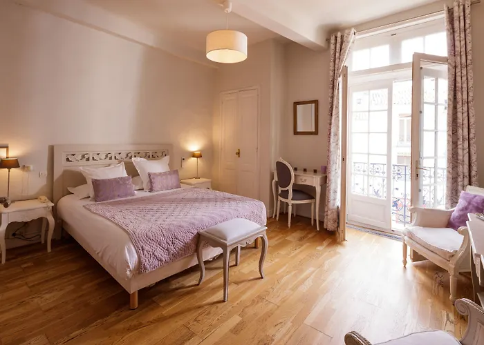 Hotel Hôtel De L'Amphithéâtre Nîmes