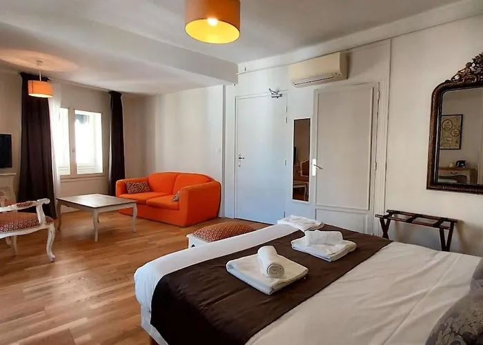 De L'amphitheatre Nimes