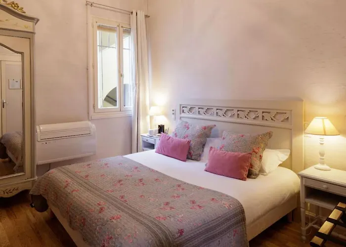 Hôtel De L'Amphithéâtre 3* Nîmes